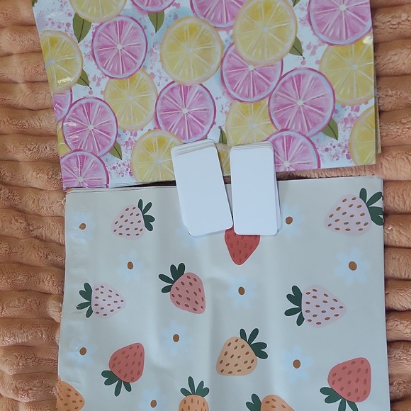 Strawberry and Citrus Patterned Polymailers (10) 13 Thank You Cards - Picture 3 of 3